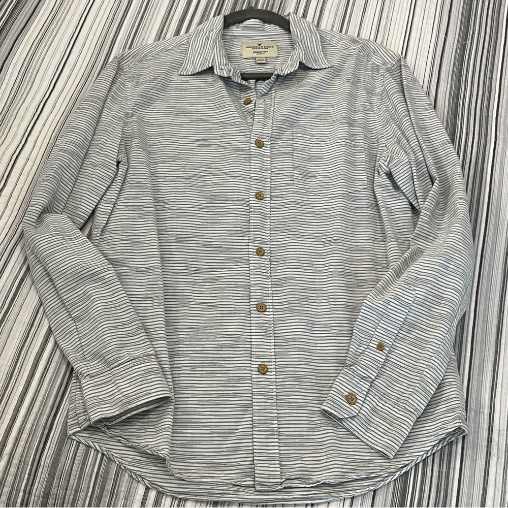 American Eagle Button Up
